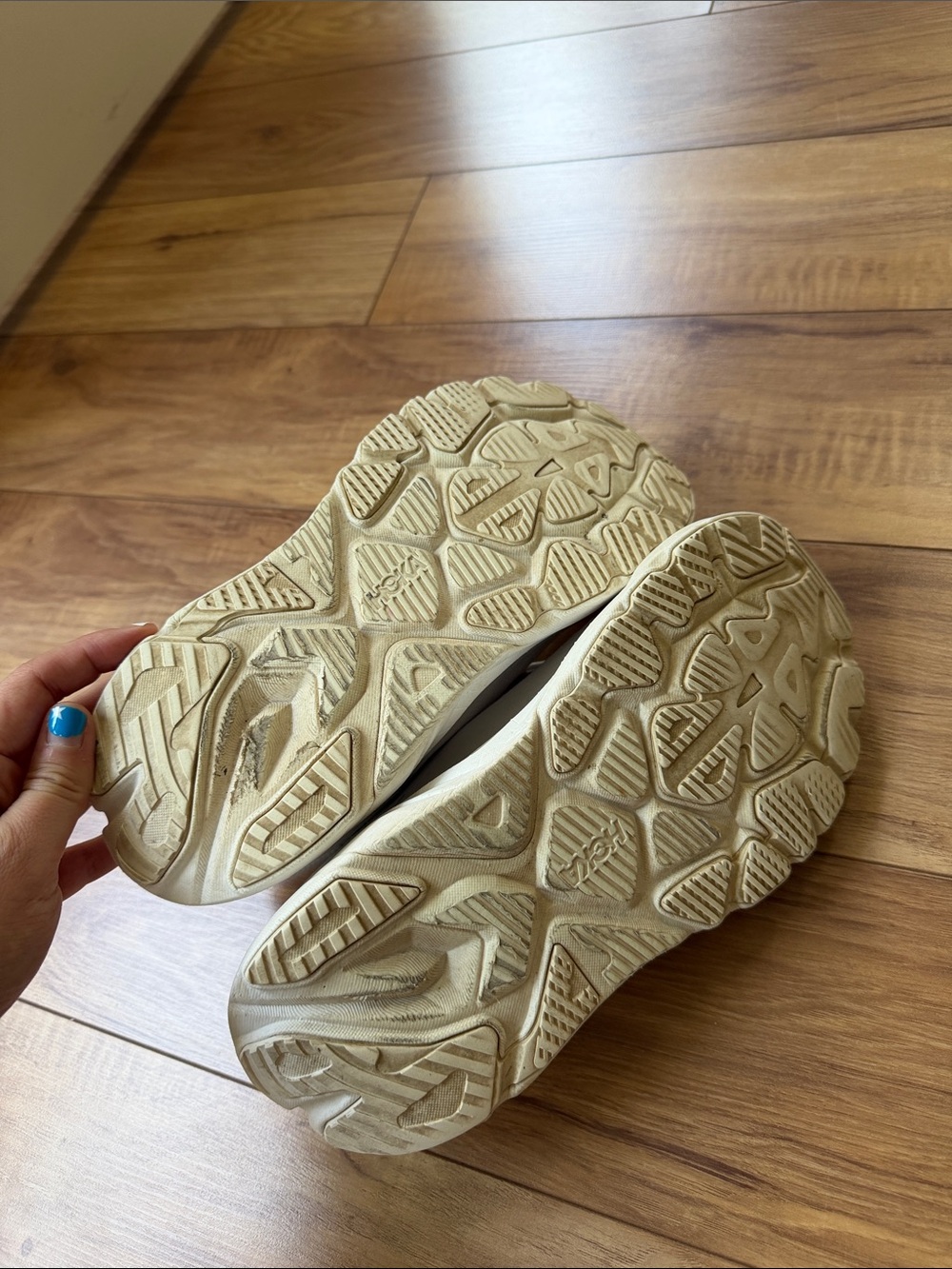 Hoka Women's Arahi 8 - Picture 6 of 6